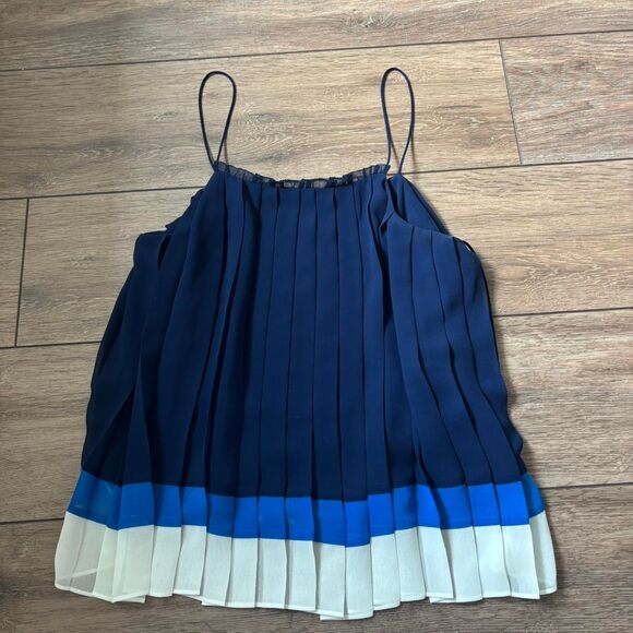 Joie blue and white pleated sheer blouse amzie size s - Picture 3 of 6